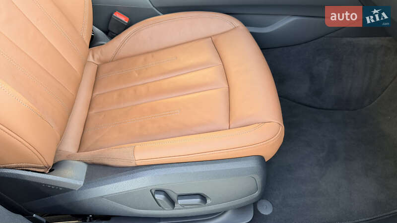 Седан Audi A4 2020 в Дніпрі