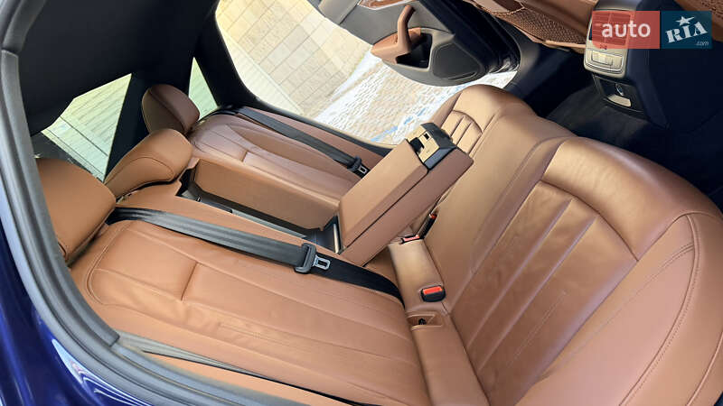 Седан Audi A4 2020 в Дніпрі