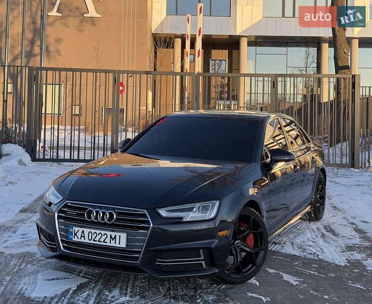 Седан Audi A4 2016 в Киеве