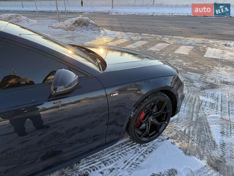 Седан Audi A4 2016 в Киеве