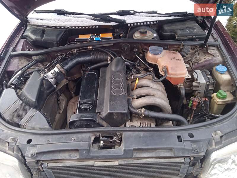 Седан Audi A4 1996 в Нересниці фото 9 Седан Audi A4 1996 в Нересниці