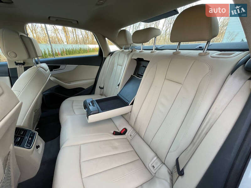 Седан Audi A4 2017 в Луцьку