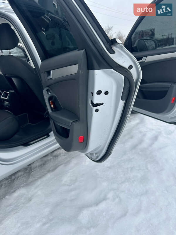 Універсал Audi A4 2011 в Бучі