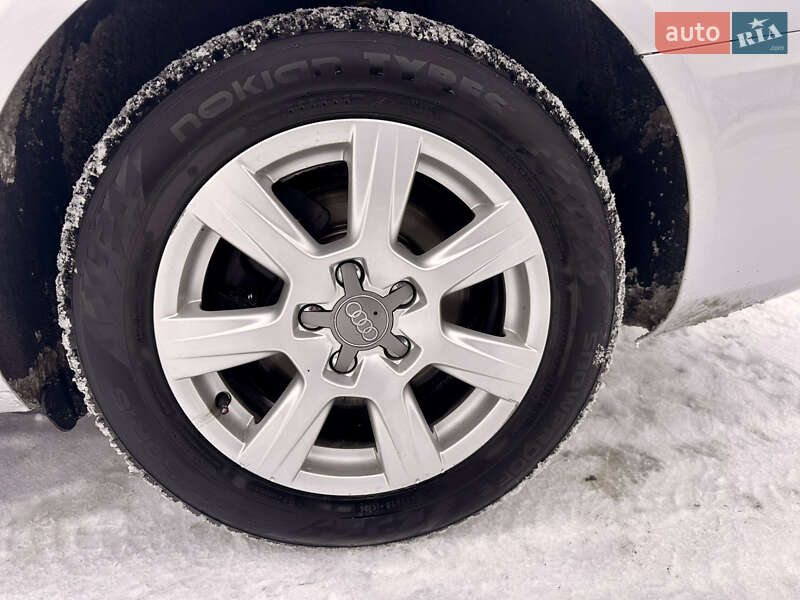 Універсал Audi A4 2011 в Бучі