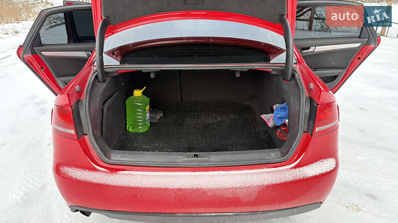 Седан Audi A4 2009 в Диканьці