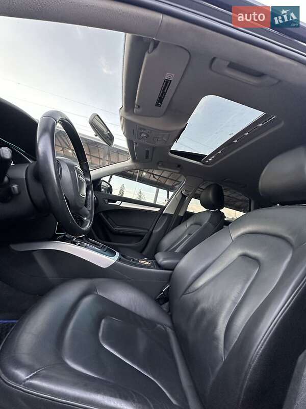 Седан Audi A4 2010 в Ужгороде