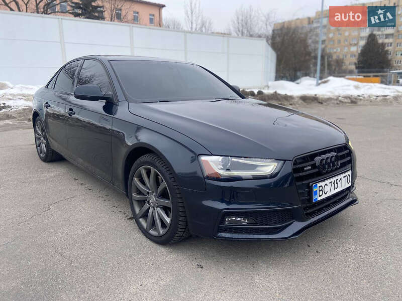 Седан Audi A4 2012 в Львові