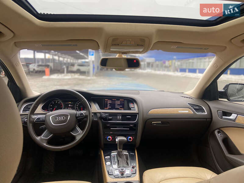 Седан Audi A4 2012 в Львові