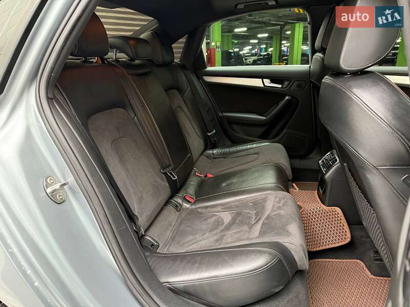 Седан Audi A4 2011 в Києві