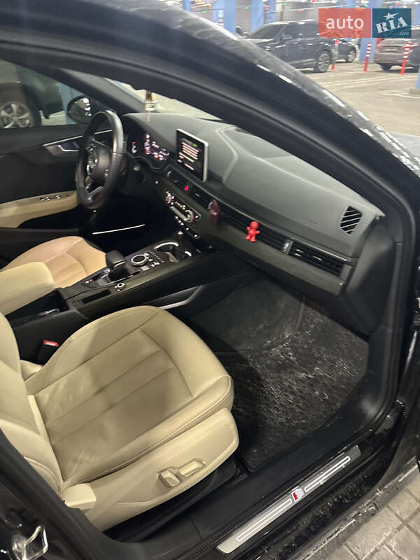 Седан Audi A4 2016 в Києві