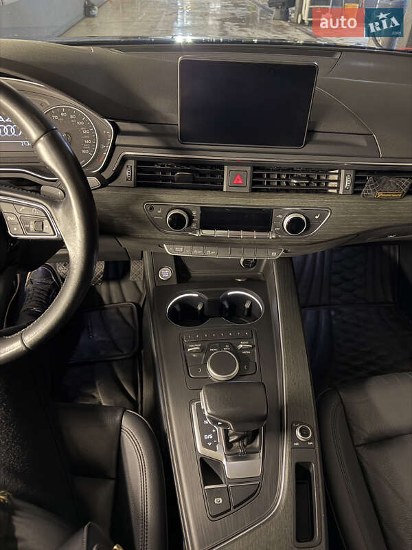 Седан Audi A4 2017 в Одессе