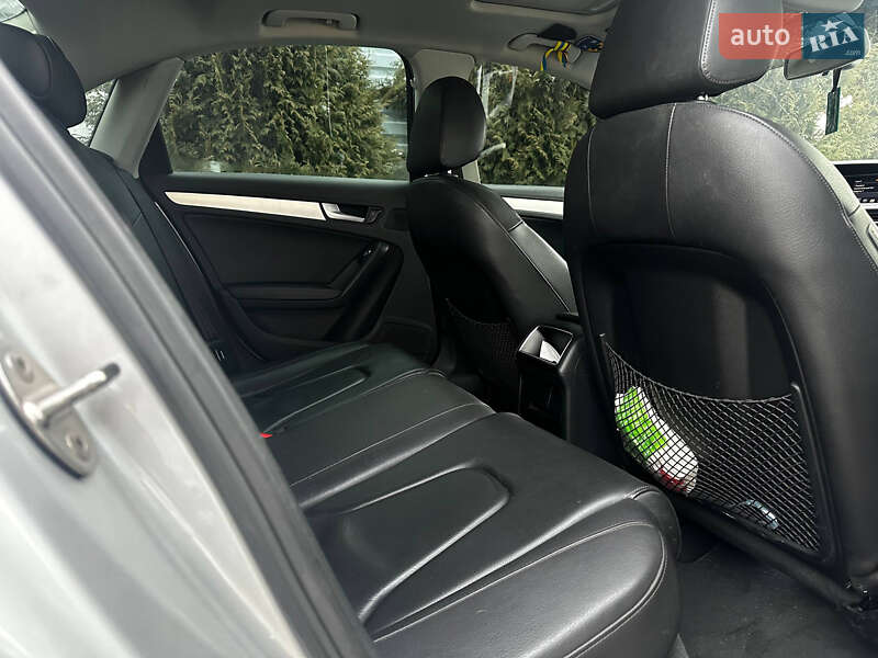 Седан Audi A4 2013 в Львове