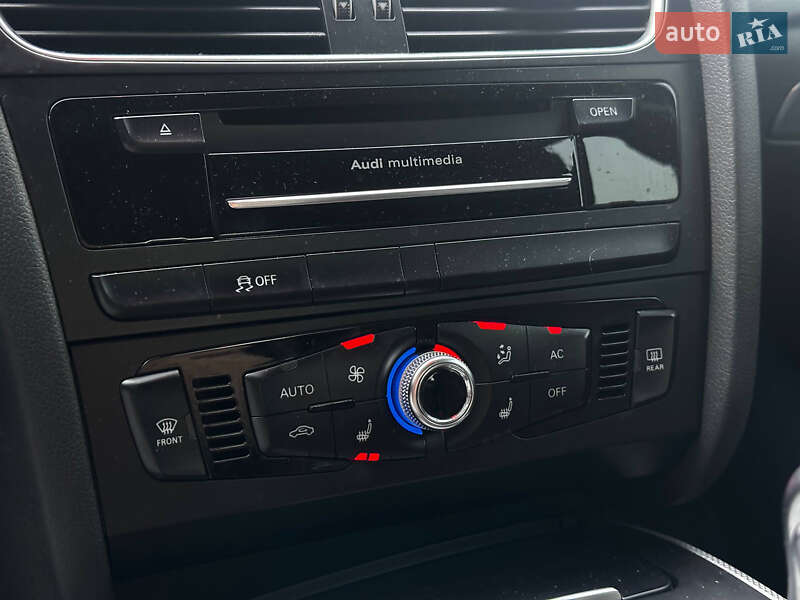 Седан Audi A4 2013 в Львове