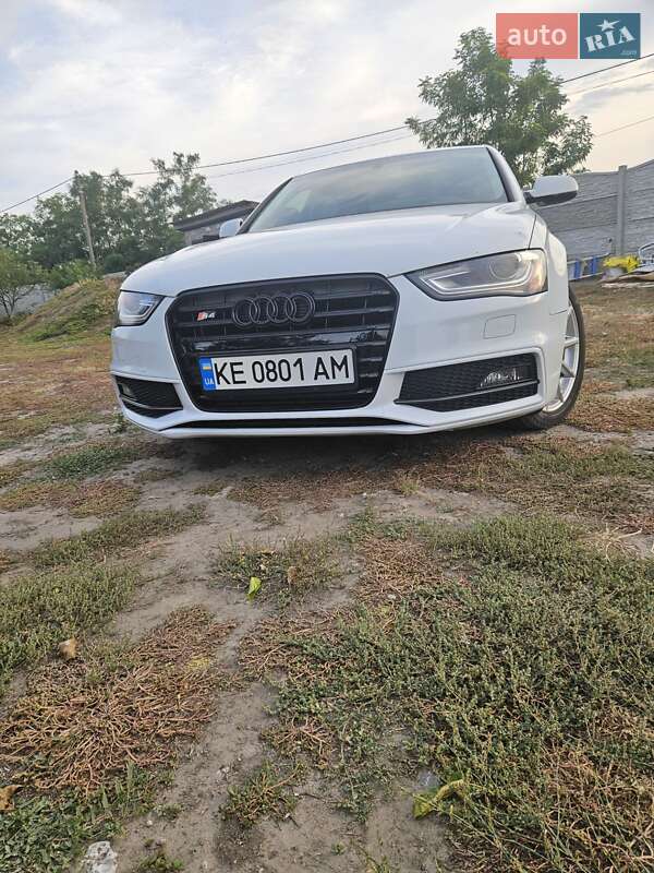 Audi A4 2014
