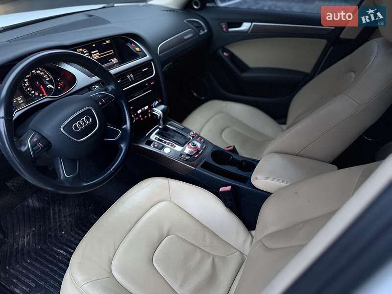 Седан Audi A4 2014 в Львові