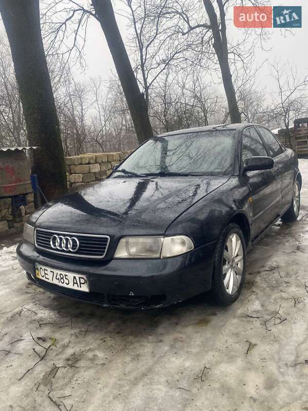 Седан Audi A4 1997 в Глыбокой