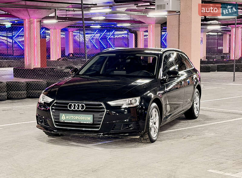 Универсал Audi A4 2017 в Киеве