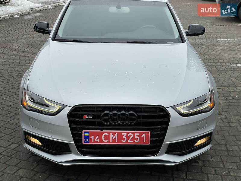 Седан Audi A4 2013 в Яворові