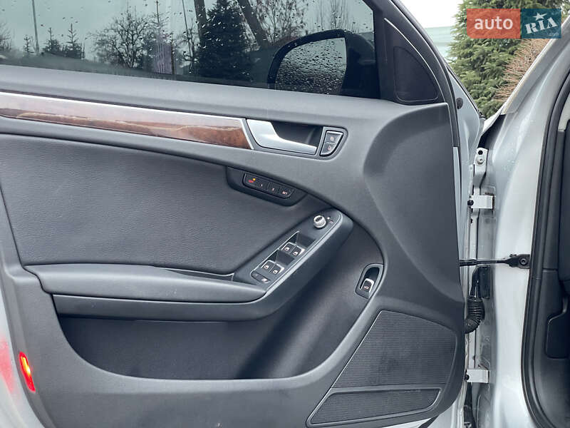 Седан Audi A4 2013 в Яворові