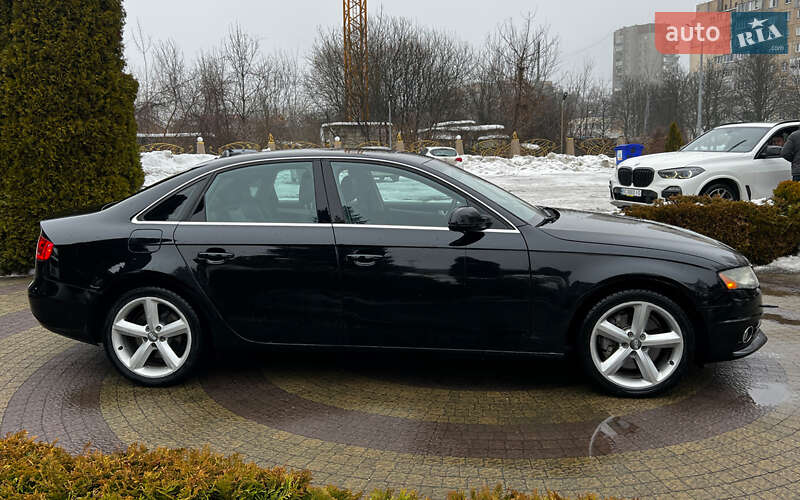 Седан Audi A4 2011 в Львове