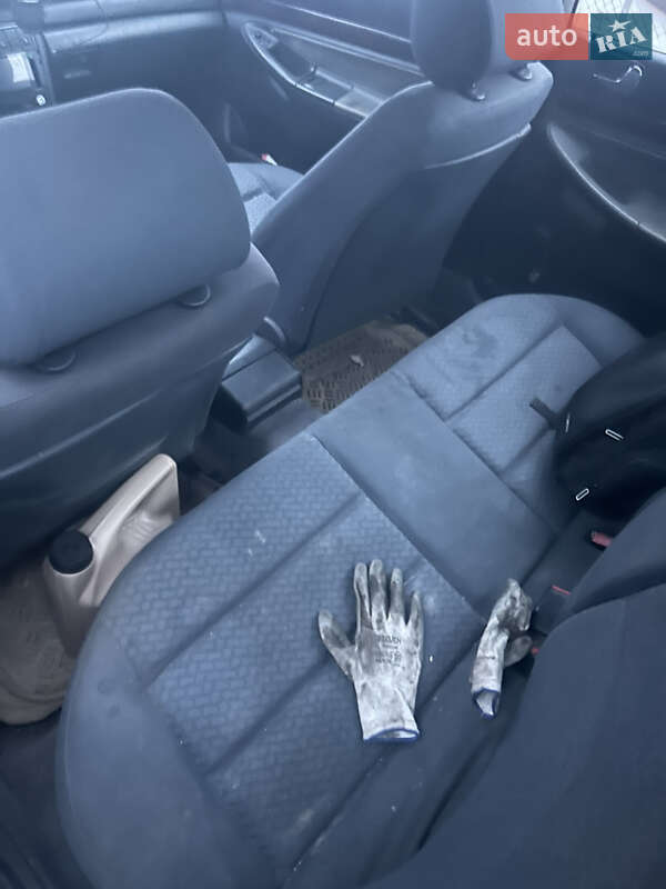 Седан Audi A4 1995 в Бердичеві