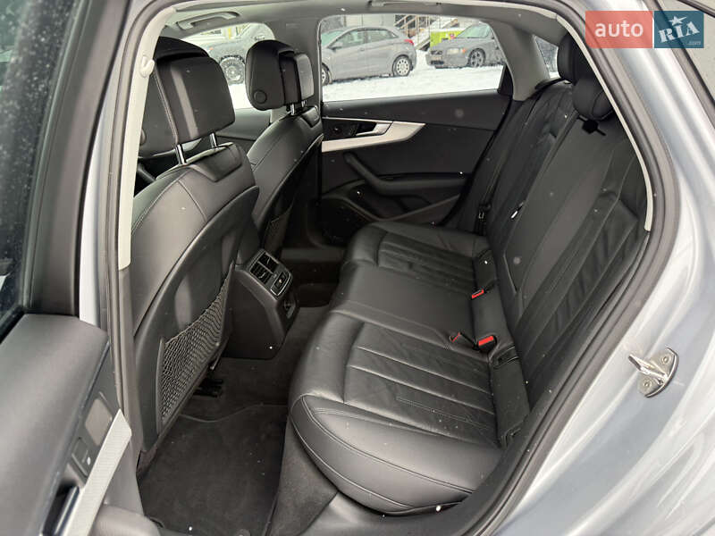 Седан Audi A4 2017 в Киеве