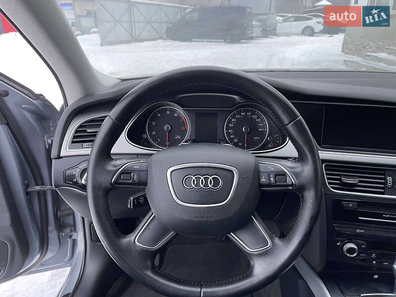 Седан Audi A4 2014 в Луцке