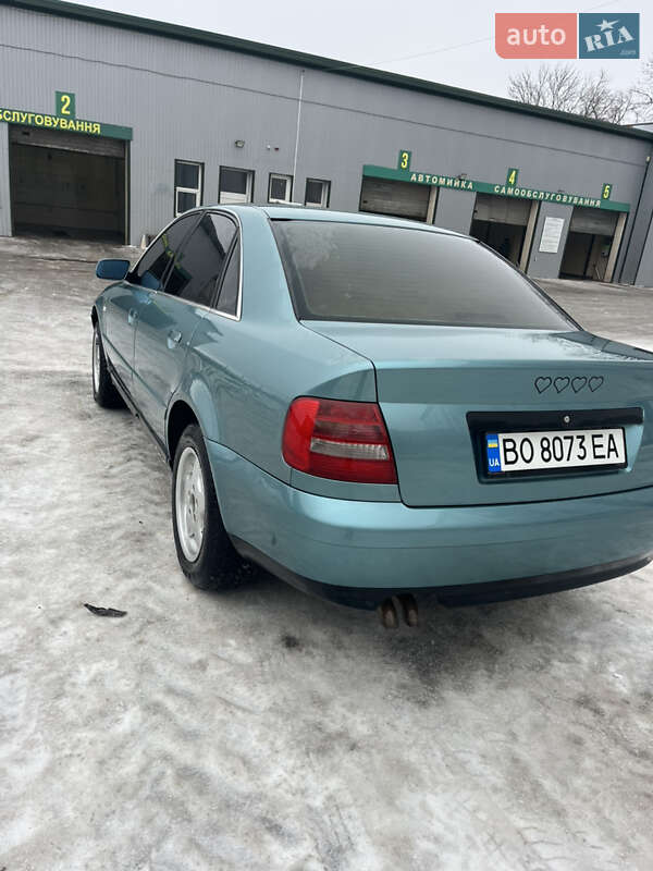 Седан Audi A4 1999 в Чорткове