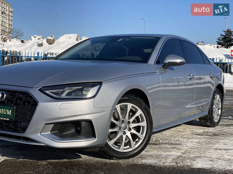 Седан Audi A4 2020 в Киеве