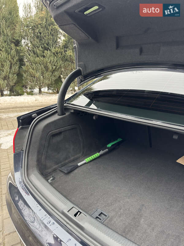 Седан Audi A4 2015 в Самборе