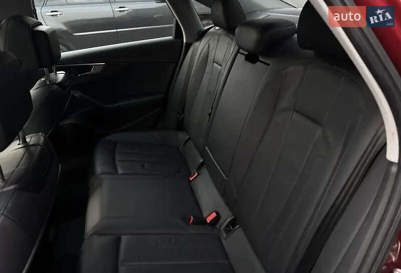 Седан Audi A4 2017 в Луцке