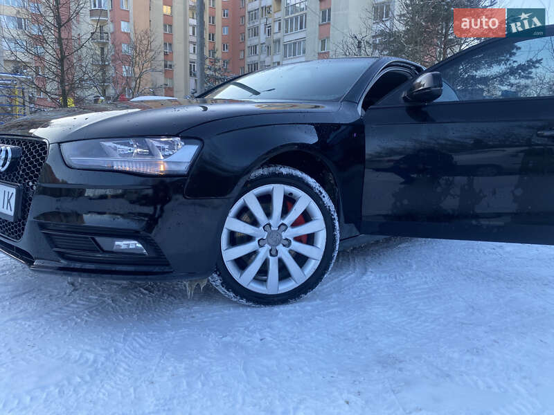 Седан Audi A4 2013 в Львове