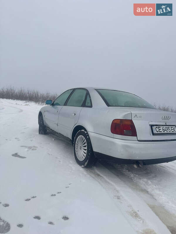 Седан Audi A4 1997 в Чернівцях