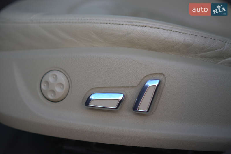 Седан Audi A4 2014 в Киеве