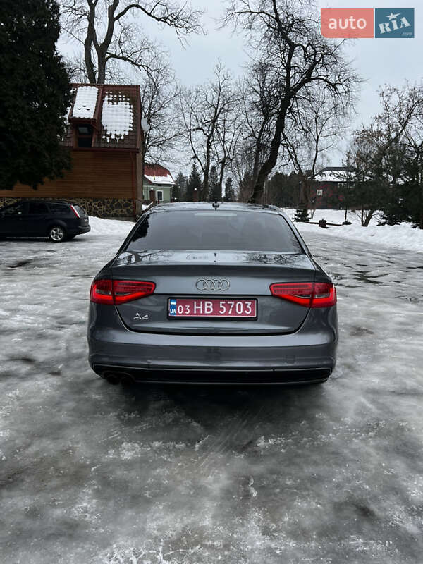 Седан Audi A4 2014 в Самборі