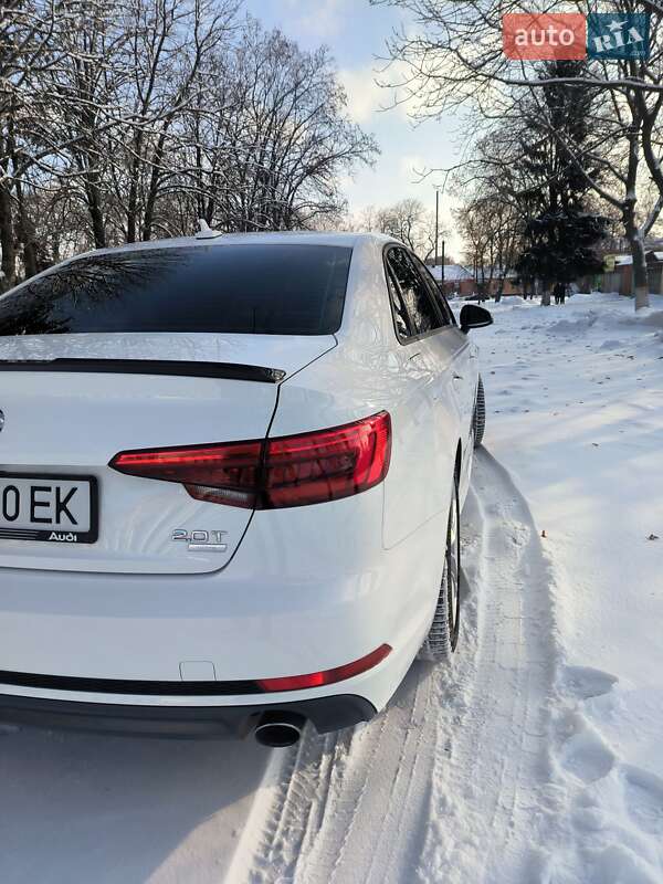 Седан Audi A4 2016 в Ромнах
