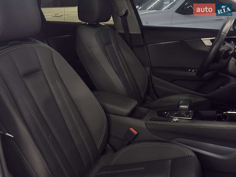 Седан Audi A4 2021 в Миколаєві