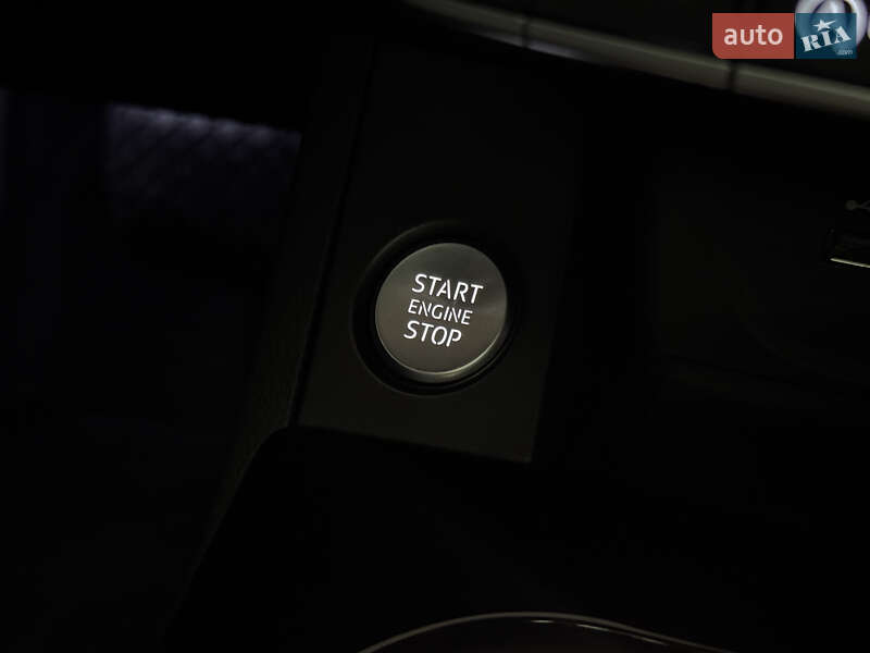 Седан Audi A4 2021 в Миколаєві