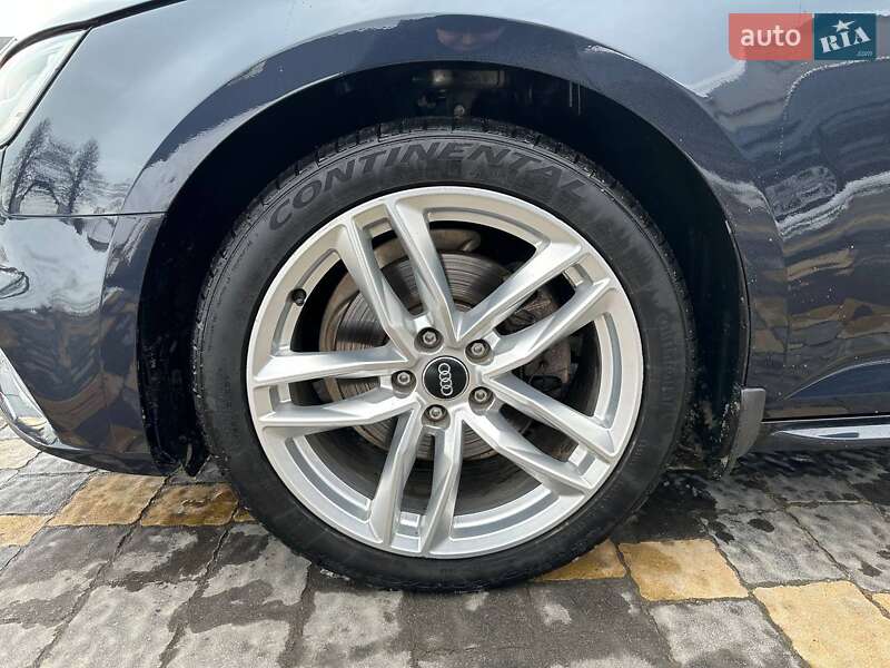 Седан Audi A4 2017 в Львові