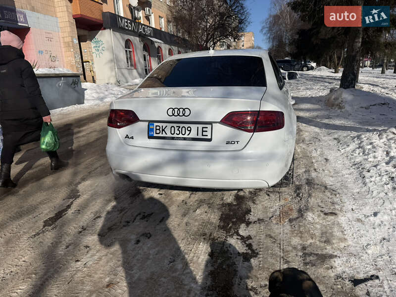 Седан Audi A4 2012 в Ровно