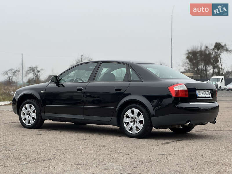 Седан Audi A4 2001 в Владимире