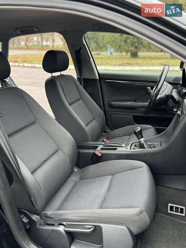 Седан Audi A4 2001 в Владимире