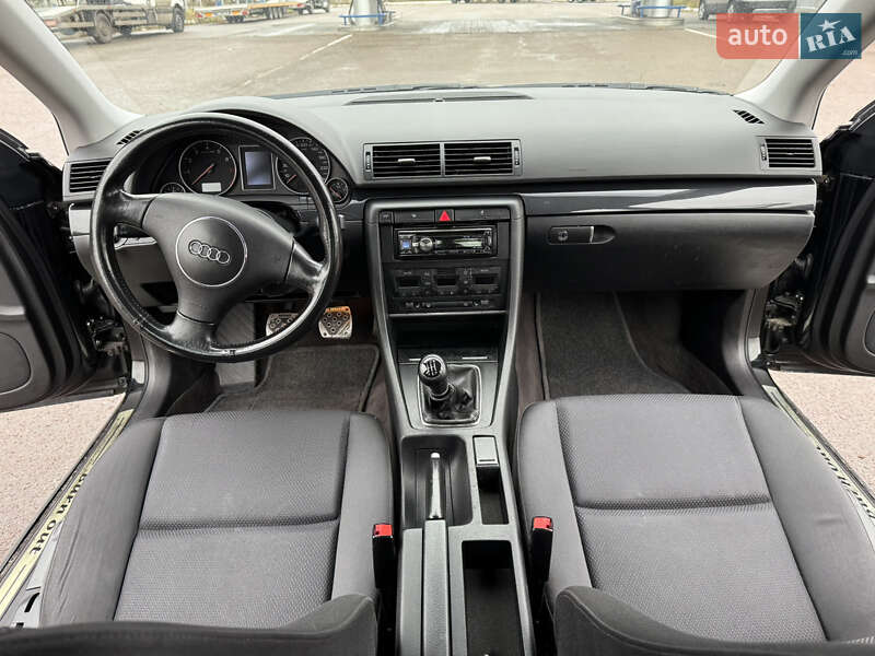 Седан Audi A4 2001 в Владимире