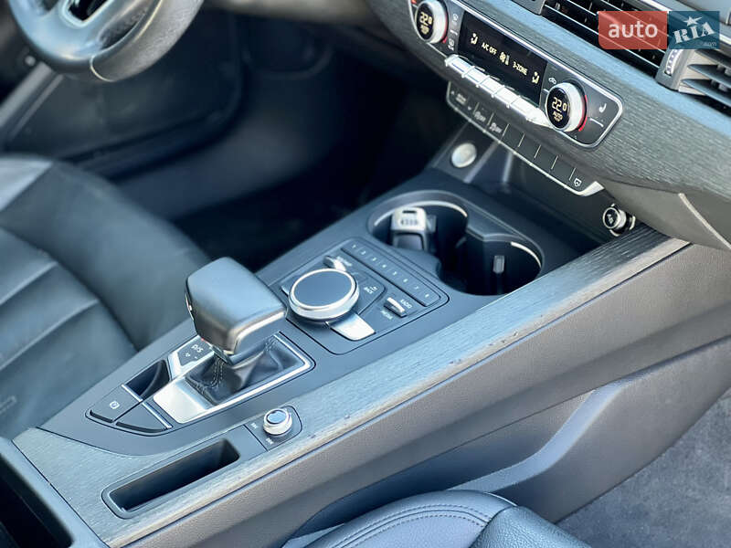 Седан Audi A4 2016 в Киеве