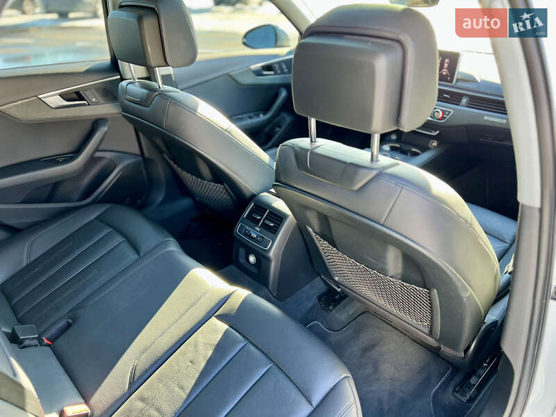 Седан Audi A4 2016 в Киеве