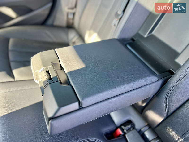 Седан Audi A4 2016 в Киеве