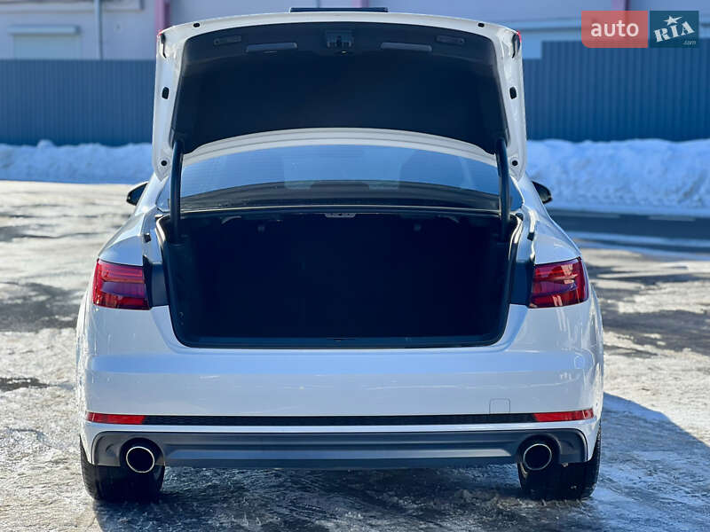 Седан Audi A4 2016 в Киеве