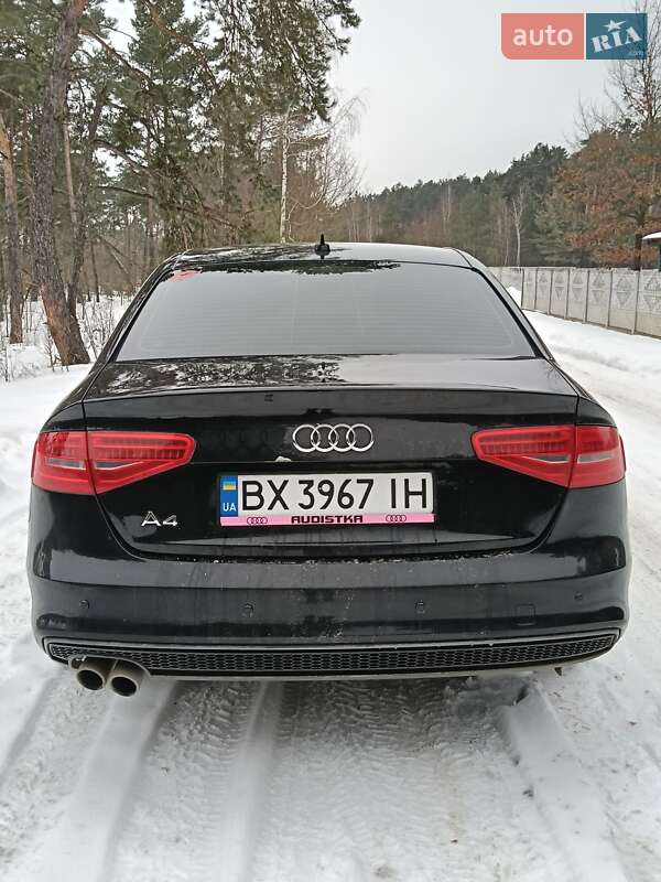 Седан Audi A4 2015 в Острозі