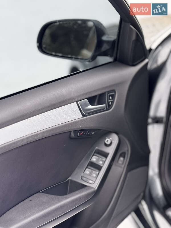 Седан Audi A4 2012 в Чернигове