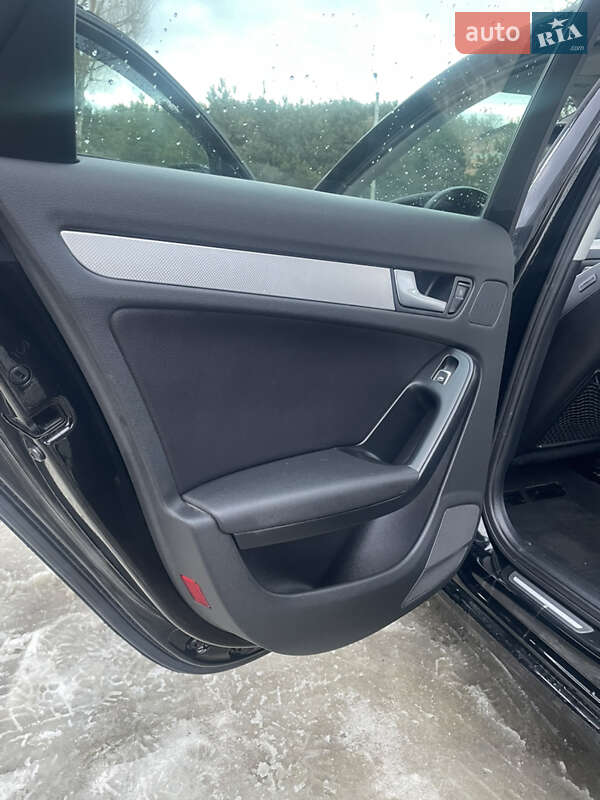 Седан Audi A4 2013 в Новояворівську